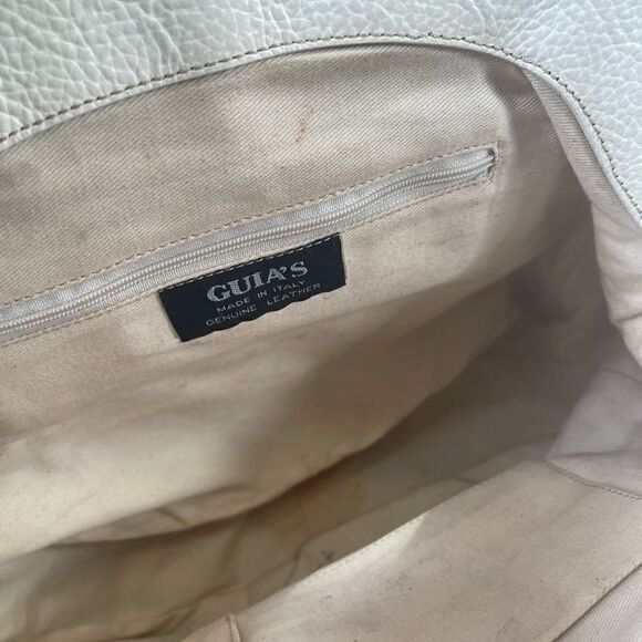 Guia’s made in Italy off white pebble leather Satchel with gold tone har… - Picture 11 of 12